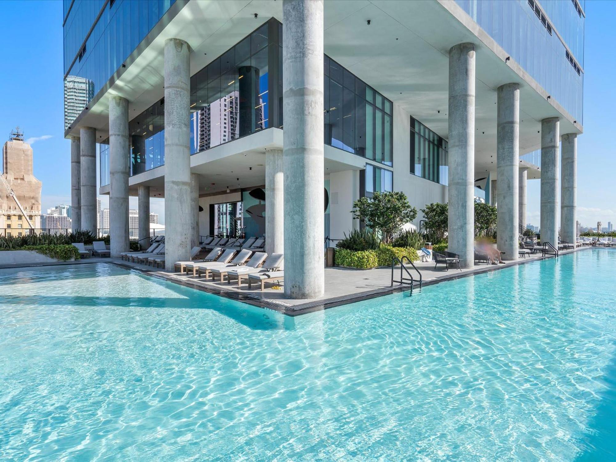 Mvr - Watch Sunsets Over From Your Balcony Apartment